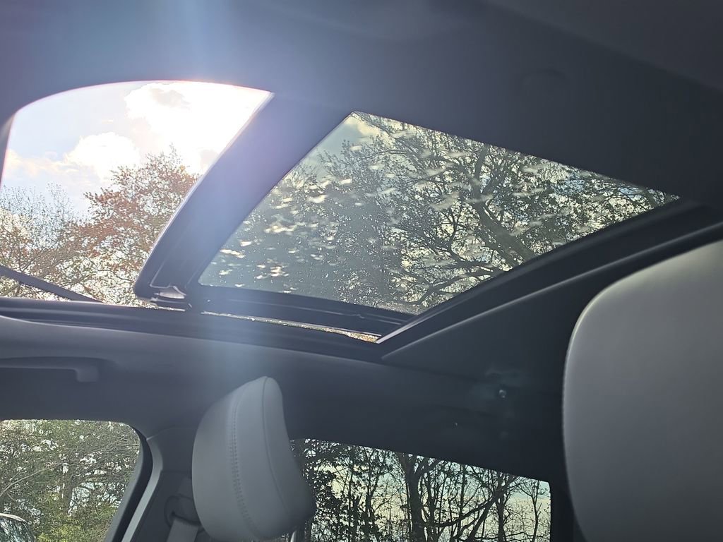 Used 2023 Lincoln Nautilus Reserve w/ Equipment Group 201A image 6