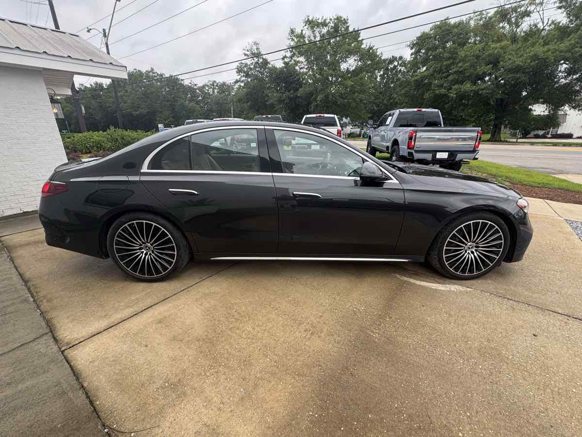 Used 2025 Mercedes-Benz E 350 Sedan w/ Multicontour Seating Package image 5