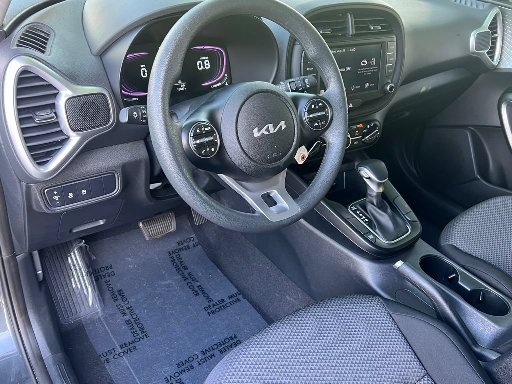 Used 2025 Kia Soul LX w/ LX Technology Package FWD image 18