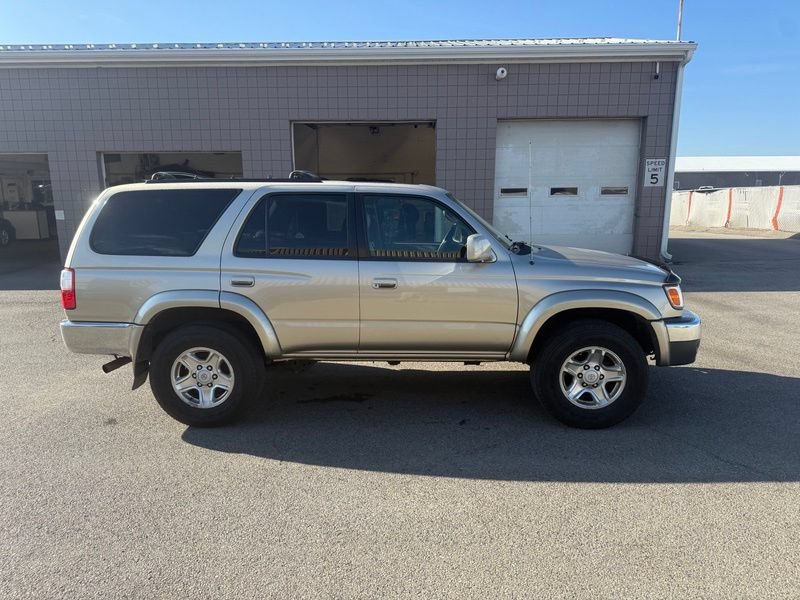 Used 2002 Toyota 4Runner SR5 w/ Leather Trim Pkg AWD/4WD image 14
