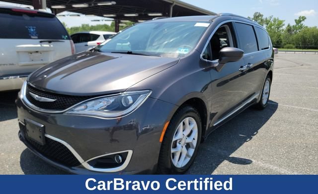Used 2018 Chrysler Pacifica Touring-L w/ Tire & Wheel Group