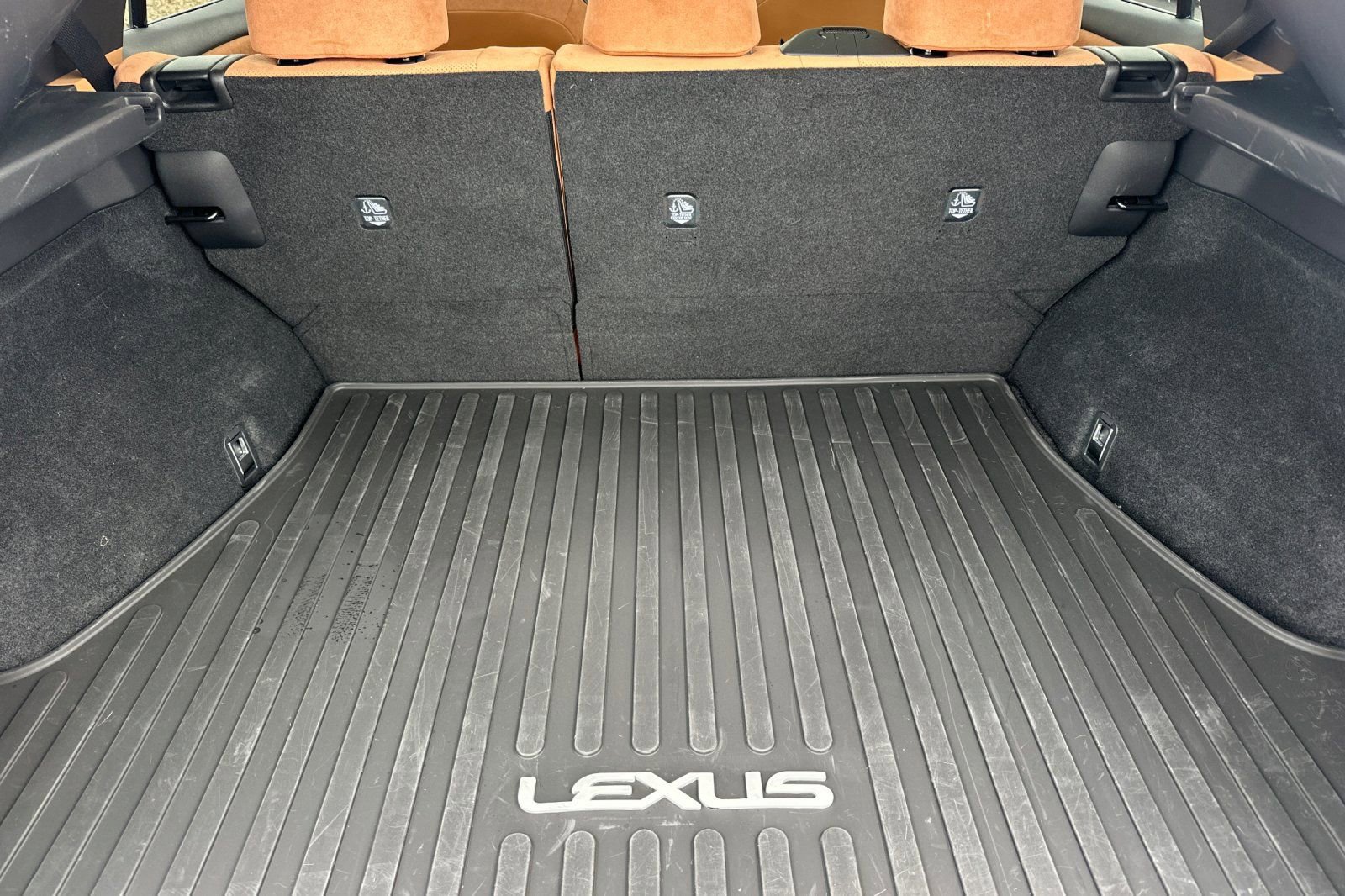 Used 2023 Lexus RZ 450e Premium image 18