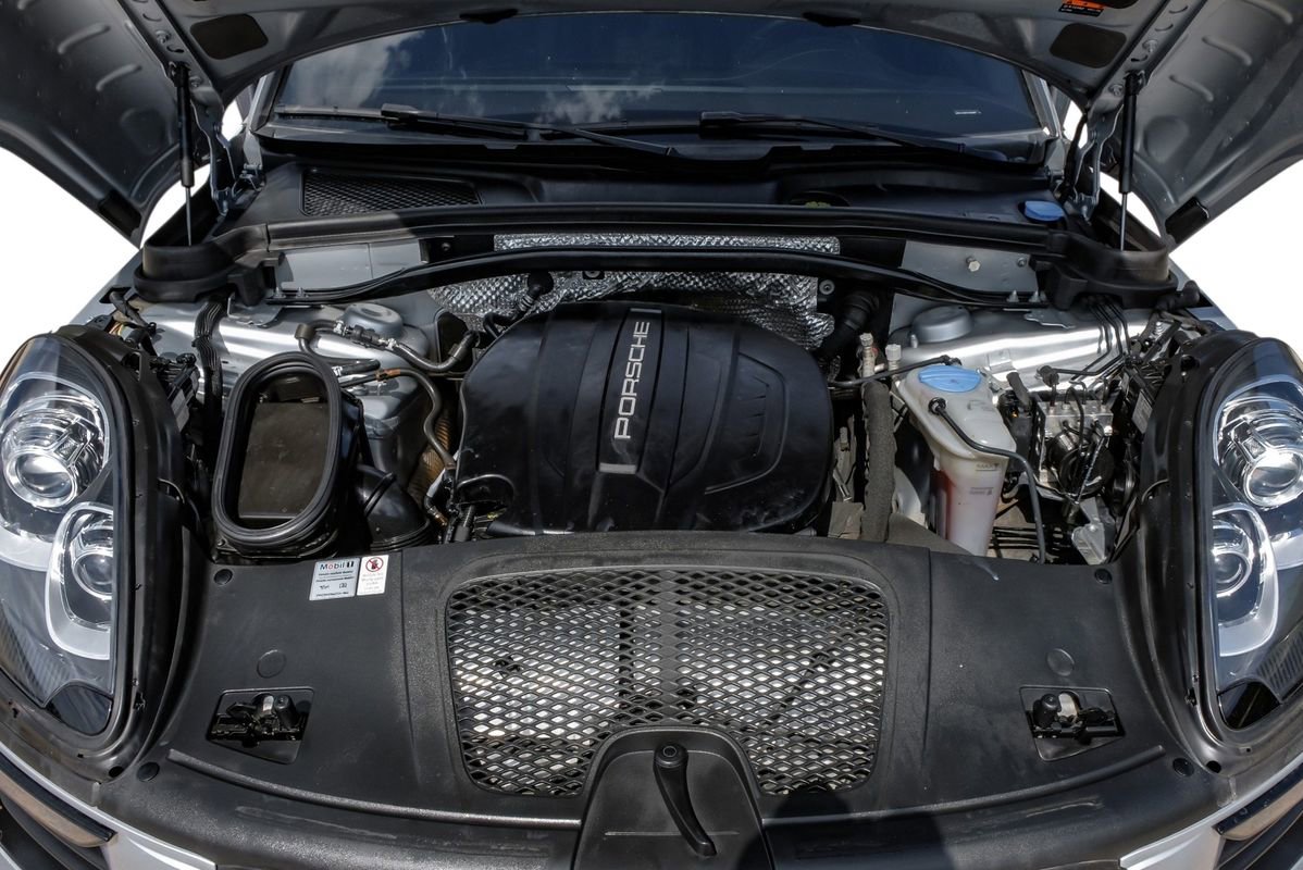 Used 2018 Porsche Macan Sport Edition image 56