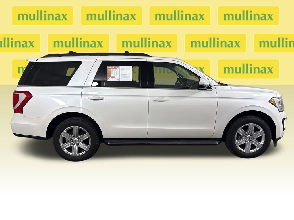 Used 2019 Ford Expedition XLT w/ Equipment Group 202A AWD/4WD image 2