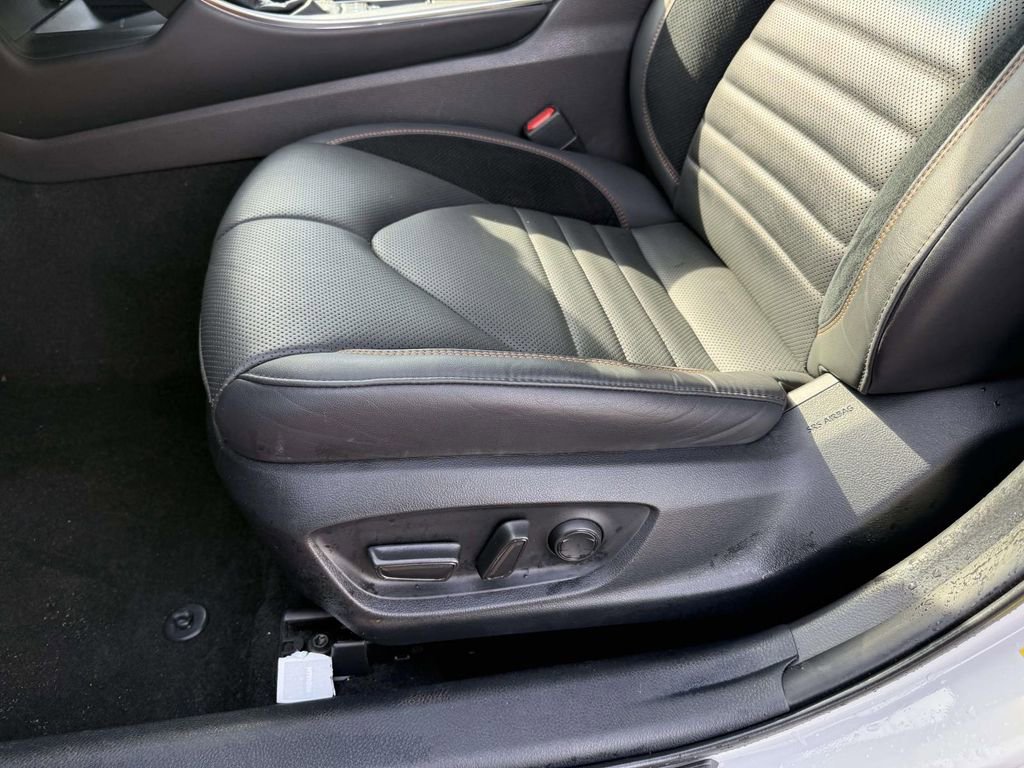Used 2022 Toyota Avalon XSE w/ Carpet Mat Package (TMS) image 12