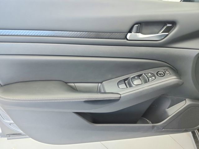 Used 2025 Nissan Altima 2.5 SV image 35