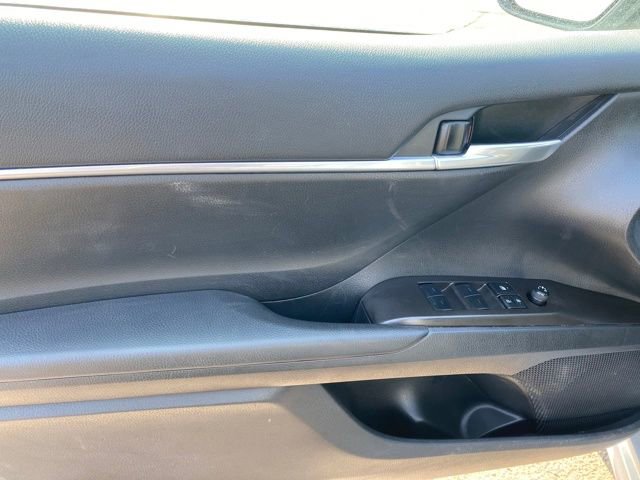 Used 2023 Toyota Camry SE image 14