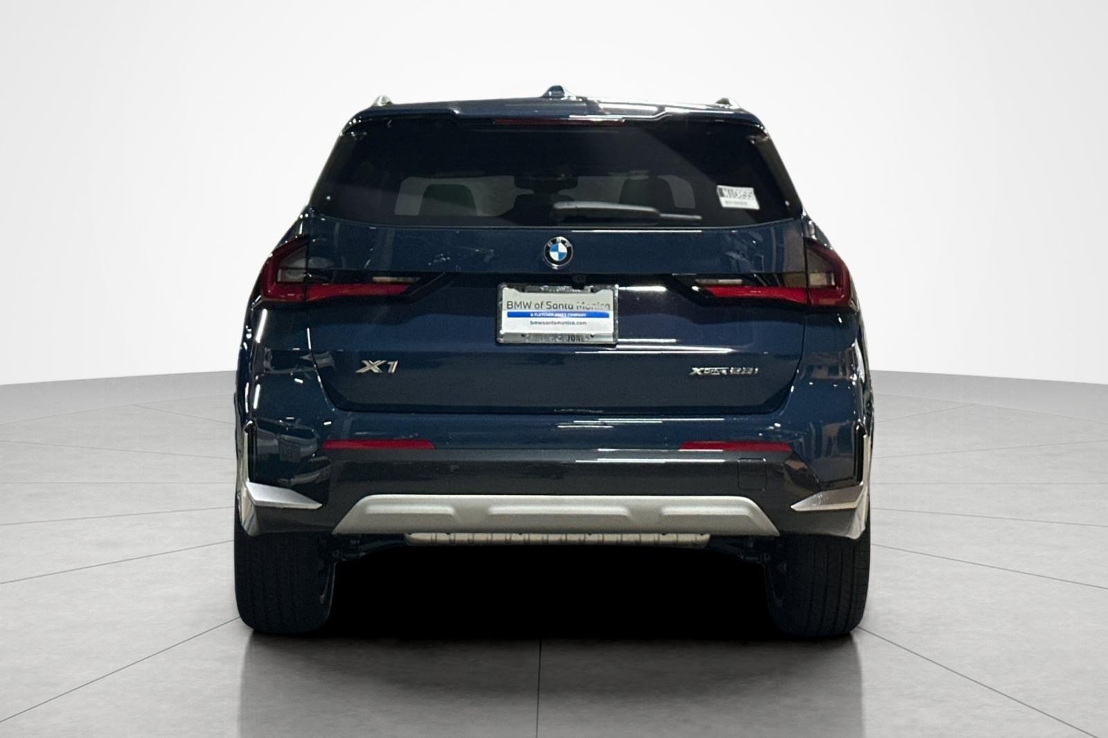 New 2027 BMW X1 xDrive28i w/ Technology Package AWD/4WD image 4