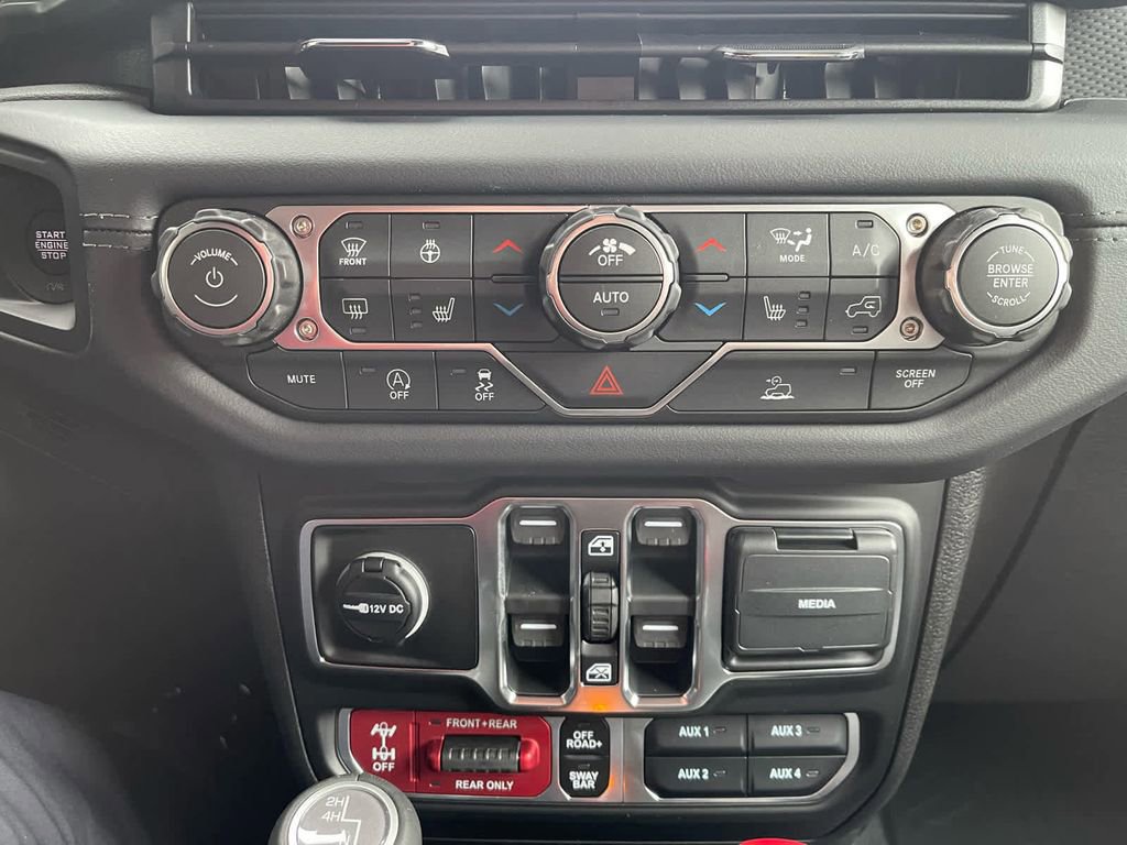 New 2026 Jeep Wrangler Unlimited Rubicon w/ Steel Bumper Group image 29