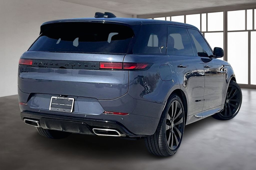 Used 2025 Land Rover Range Rover Sport Dynamic SE image 2