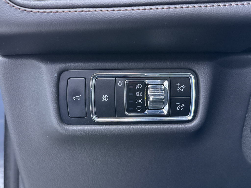 Used 2024 Lincoln Aviator Reserve w/ Equipment Group 201A AWD/4WD image 26