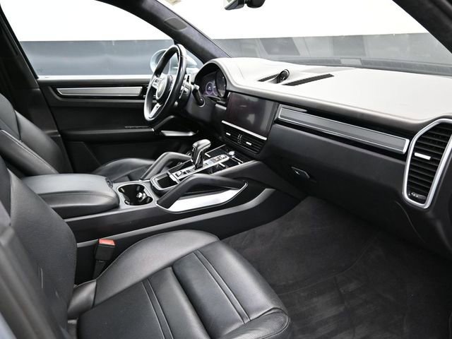 Used 2020 Porsche Cayenne Turbo AWD/4WD image 22