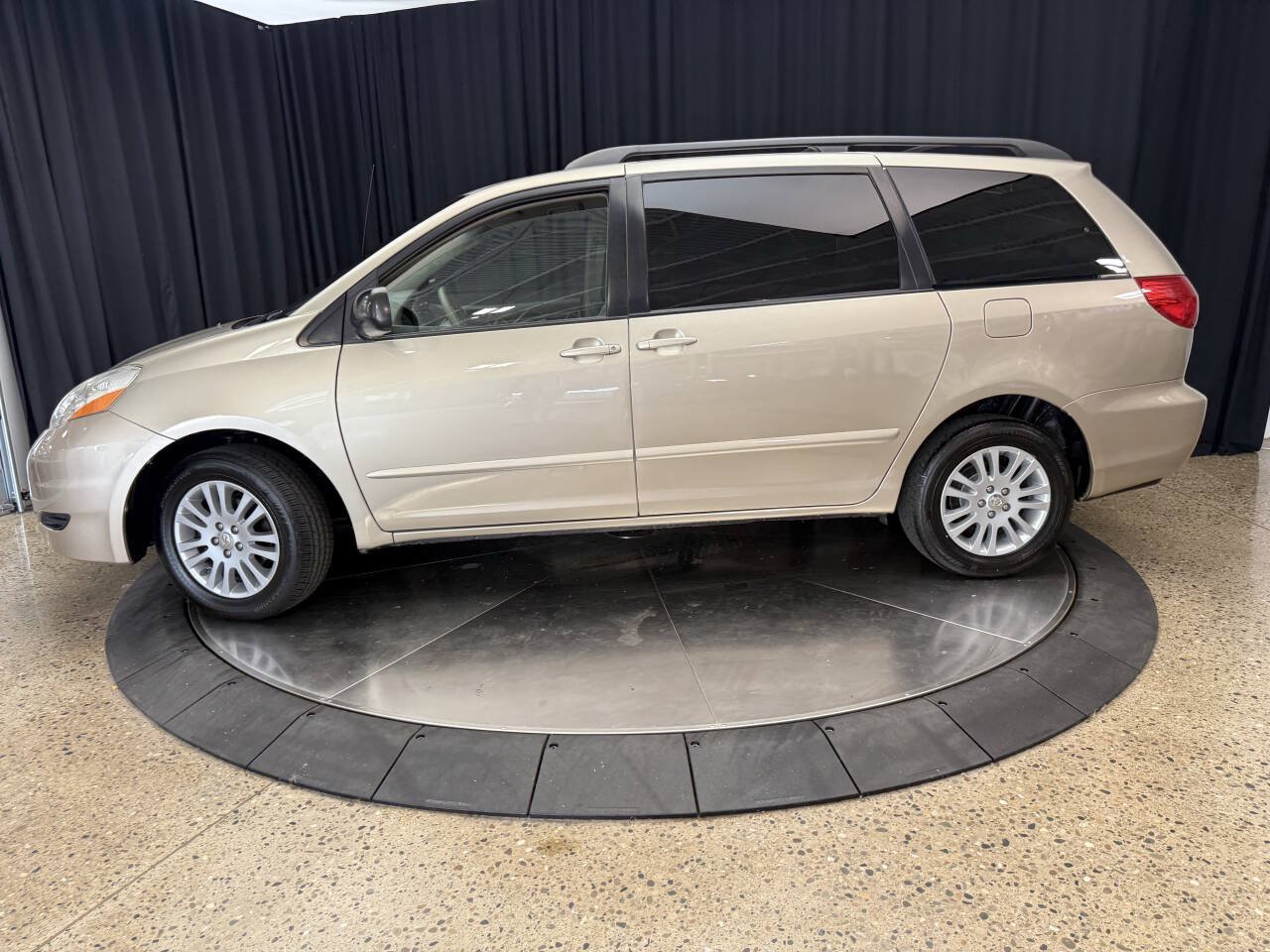 Used 2008 Toyota Sienna LE AWD/4WD image 4