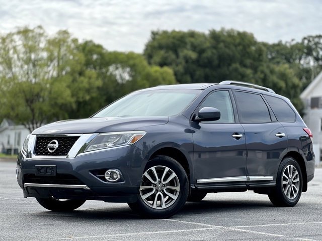 Used 2014 Nissan Pathfinder SL w/ SL Premium Package