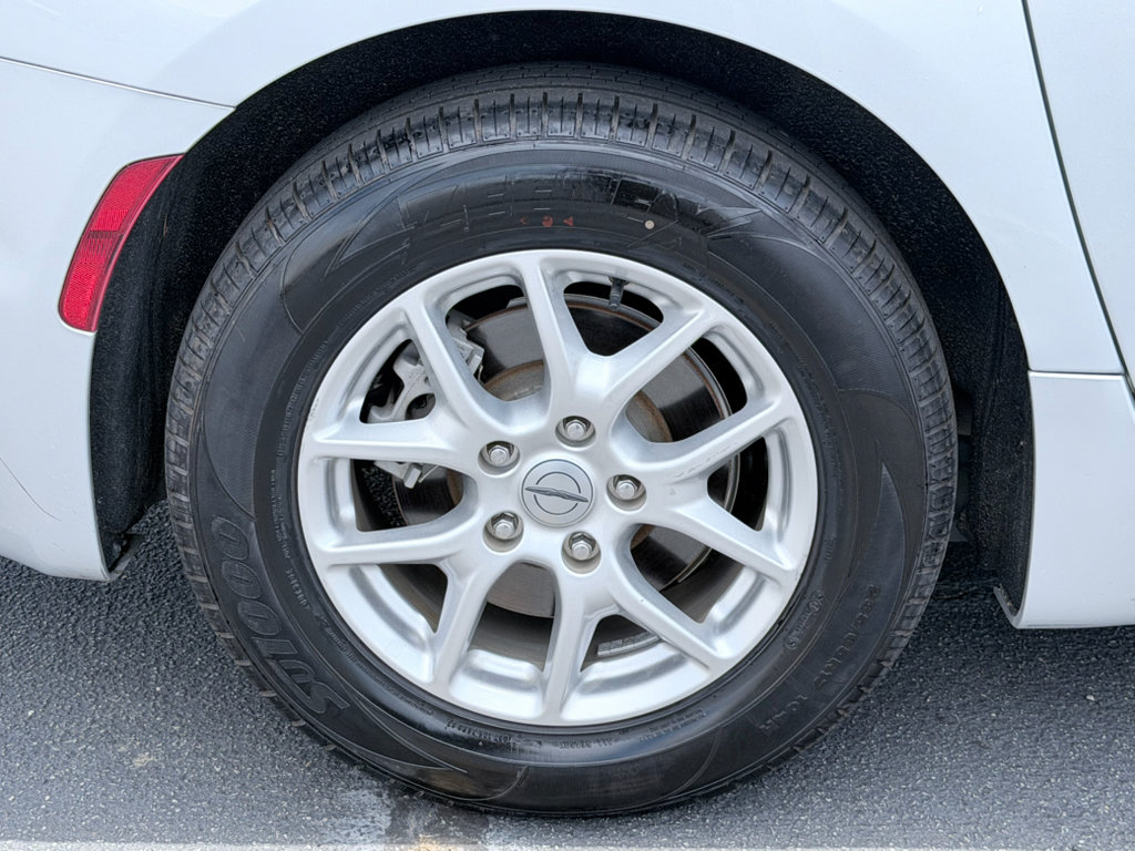 Used 2024 Chrysler Pacifica Touring-L FWD image 31