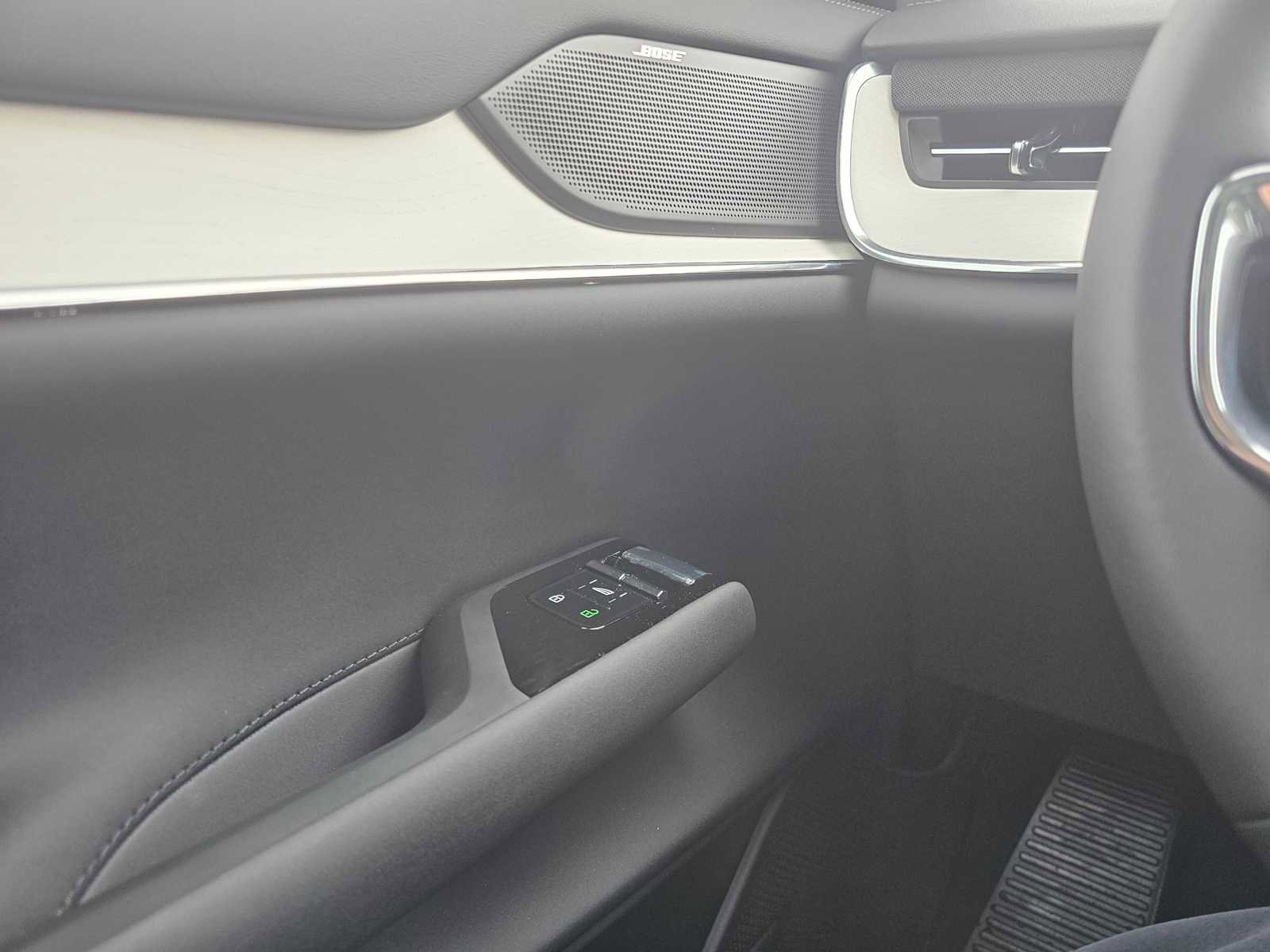 New 2026 Volvo EX90 Ultra image 30