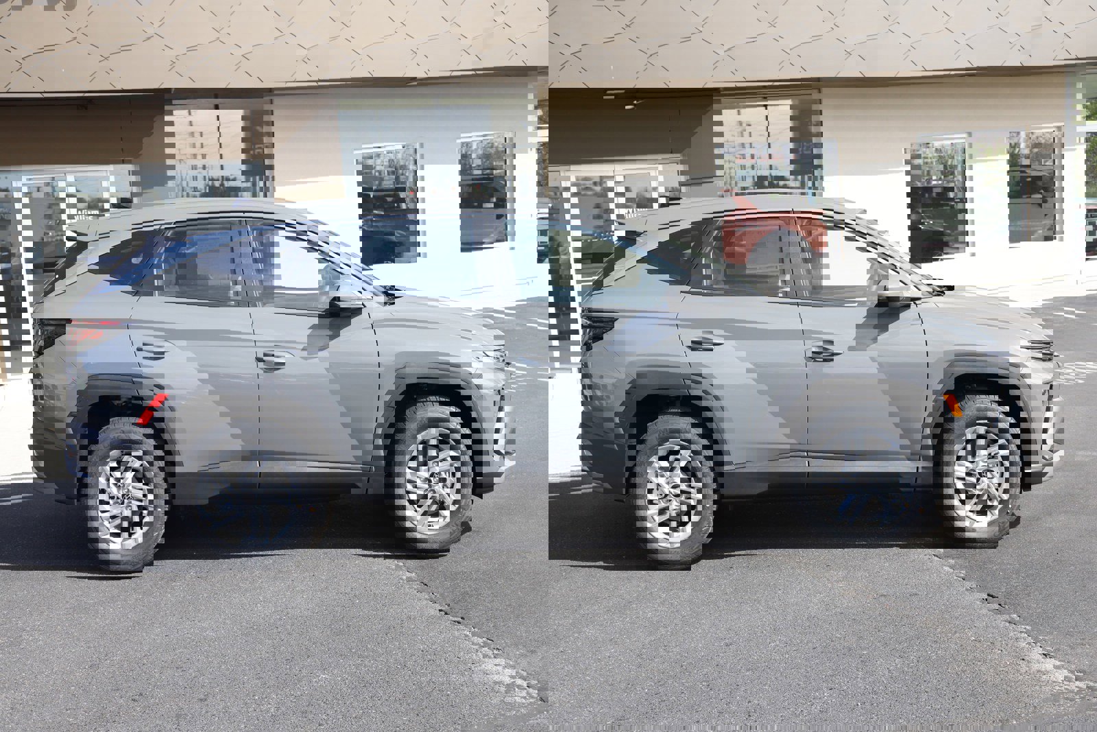 New 2026 Hyundai Tucson SE image 2