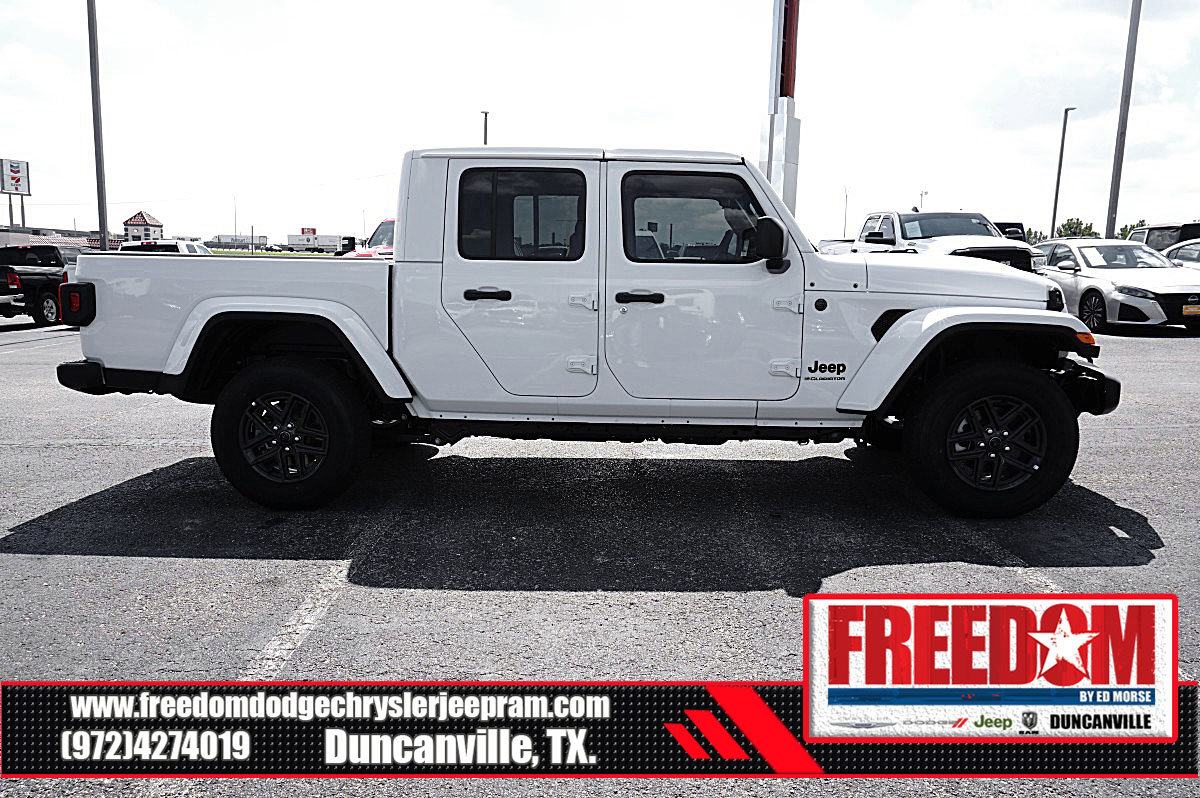 New 2025 Jeep Gladiator Sport image 6