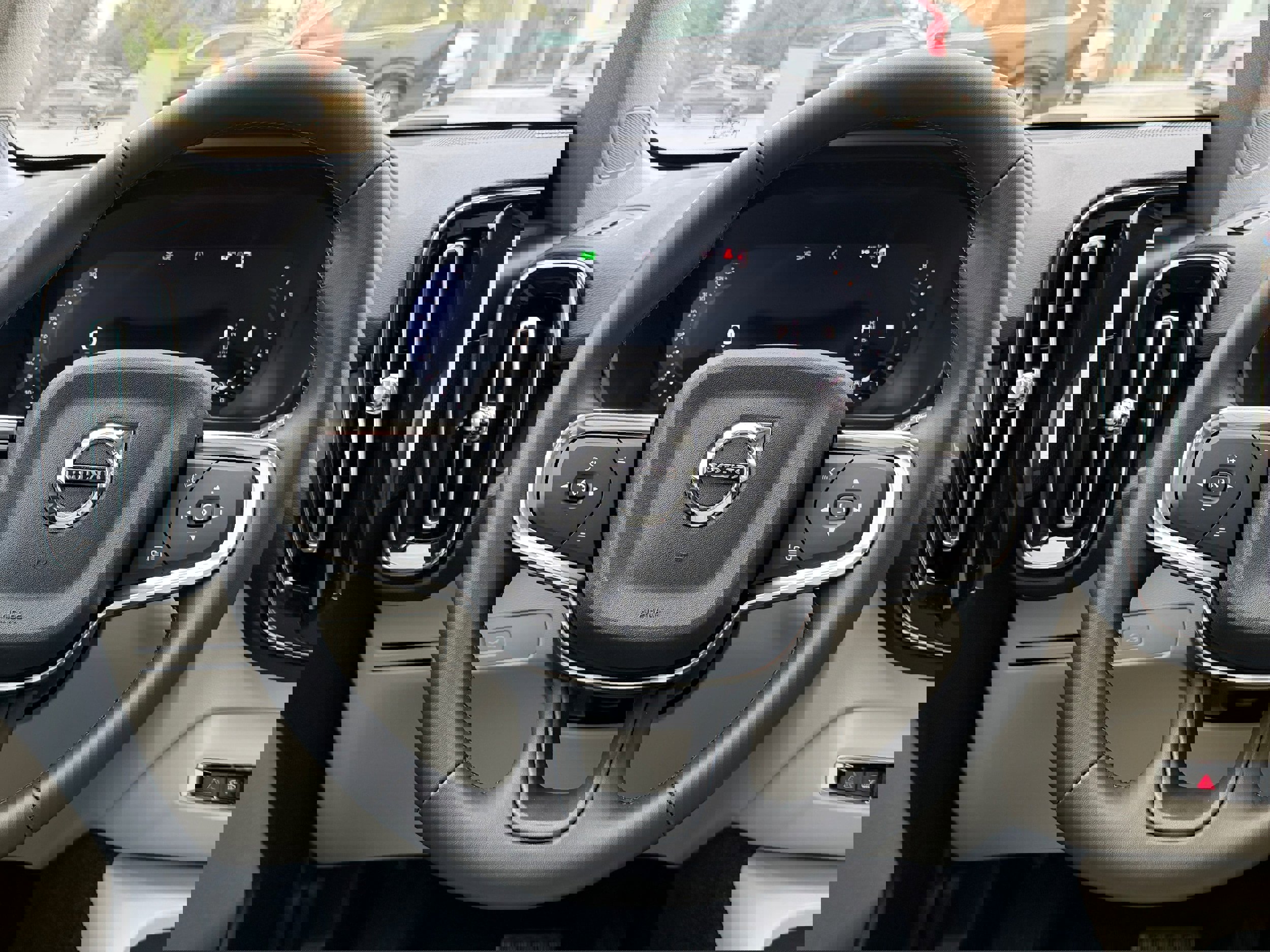 New 2026 Volvo XC40 B4 Plus w/ Protection Package Premier FWD image 14