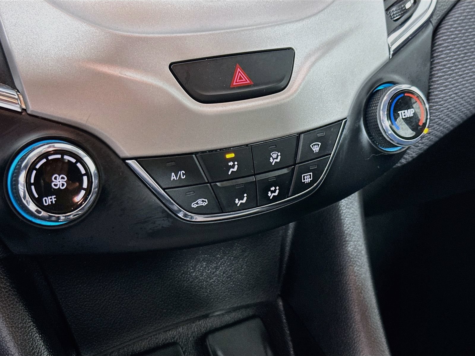 Used 2017 Chevrolet Cruze LS FWD image 15