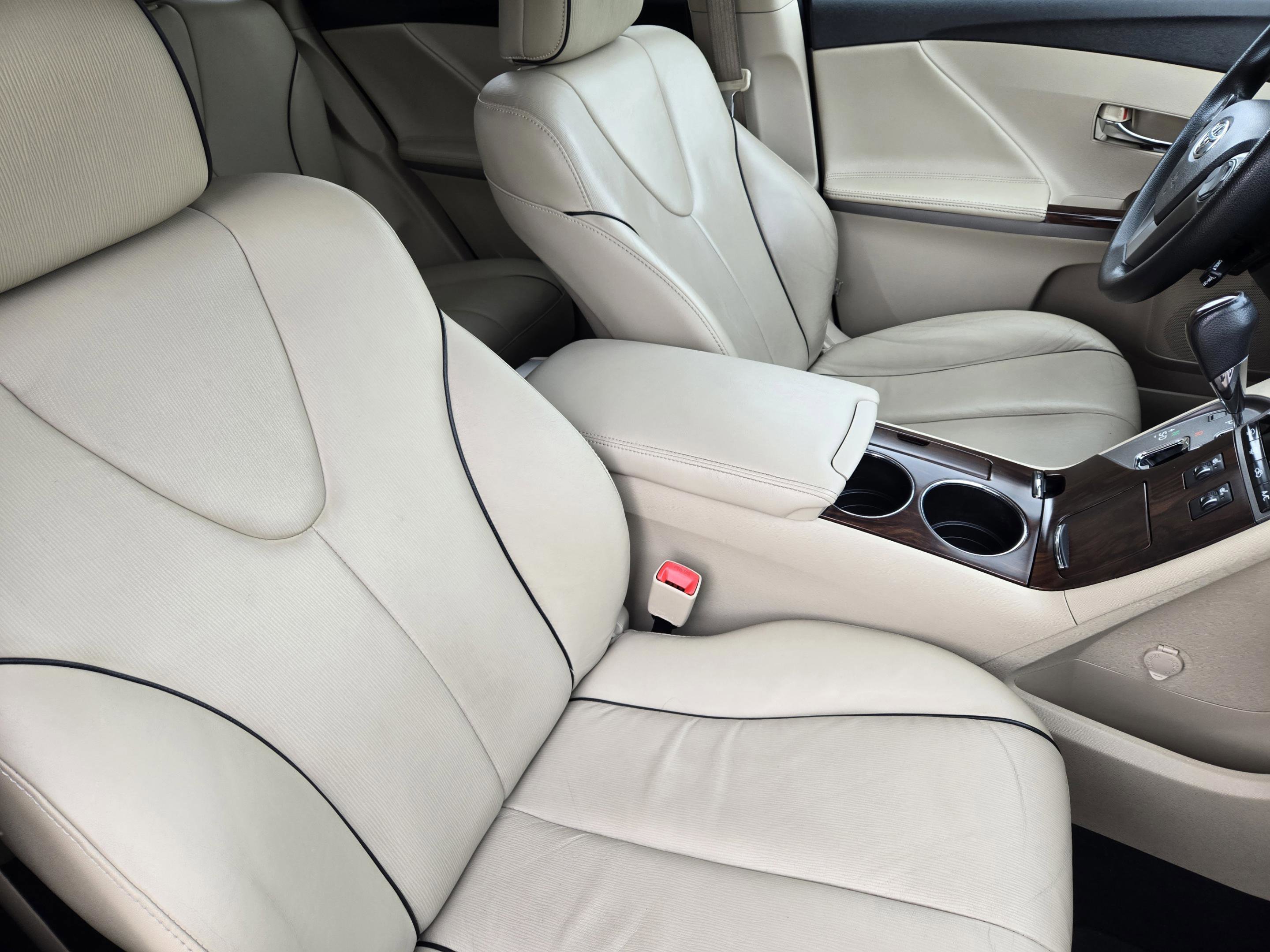 Used 2014 Toyota Venza Limited w/ Tow Prep Package AWD/4WD image 10