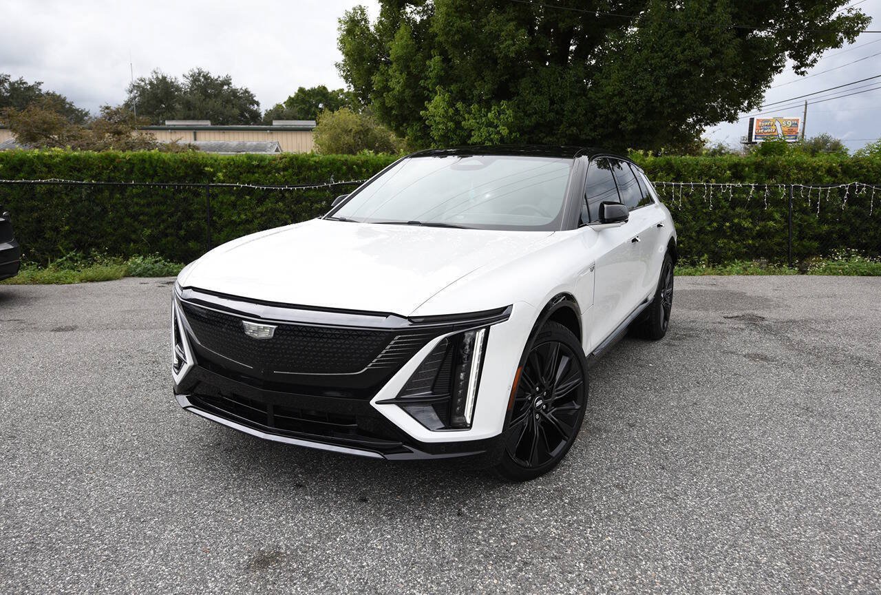 Used 2025 Cadillac Lyriq Sport w/ LPO, Floor Liner Package AWD/4WD image 1