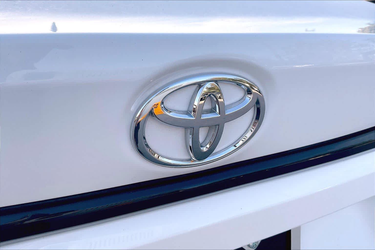 Used 2026 Toyota Corolla LE FWD image 31
