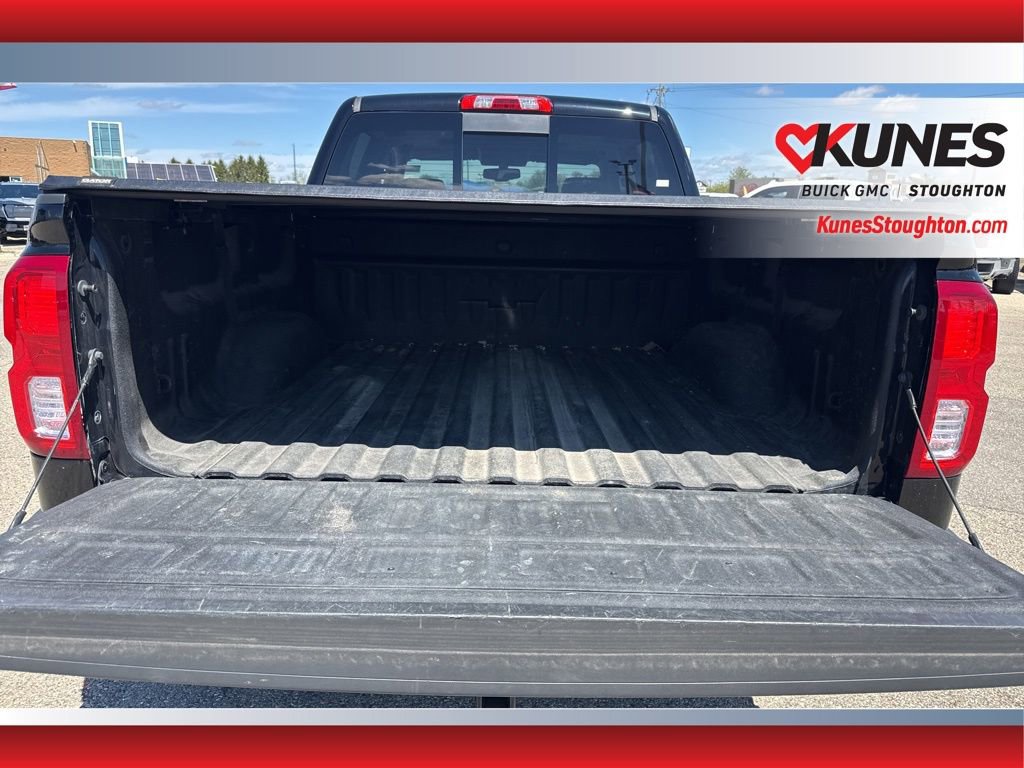 Used 2018 Chevrolet Silverado 1500 LTZ Z71 w/ Redline Edition AWD/4WD image 17