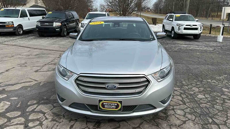 Used 2018 Ford Taurus Limited image 3
