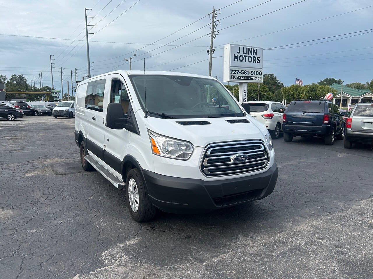 Used 2018 Ford Transit 250 130 Low Roof w/ Exterior Upgrade Package RWD image 1