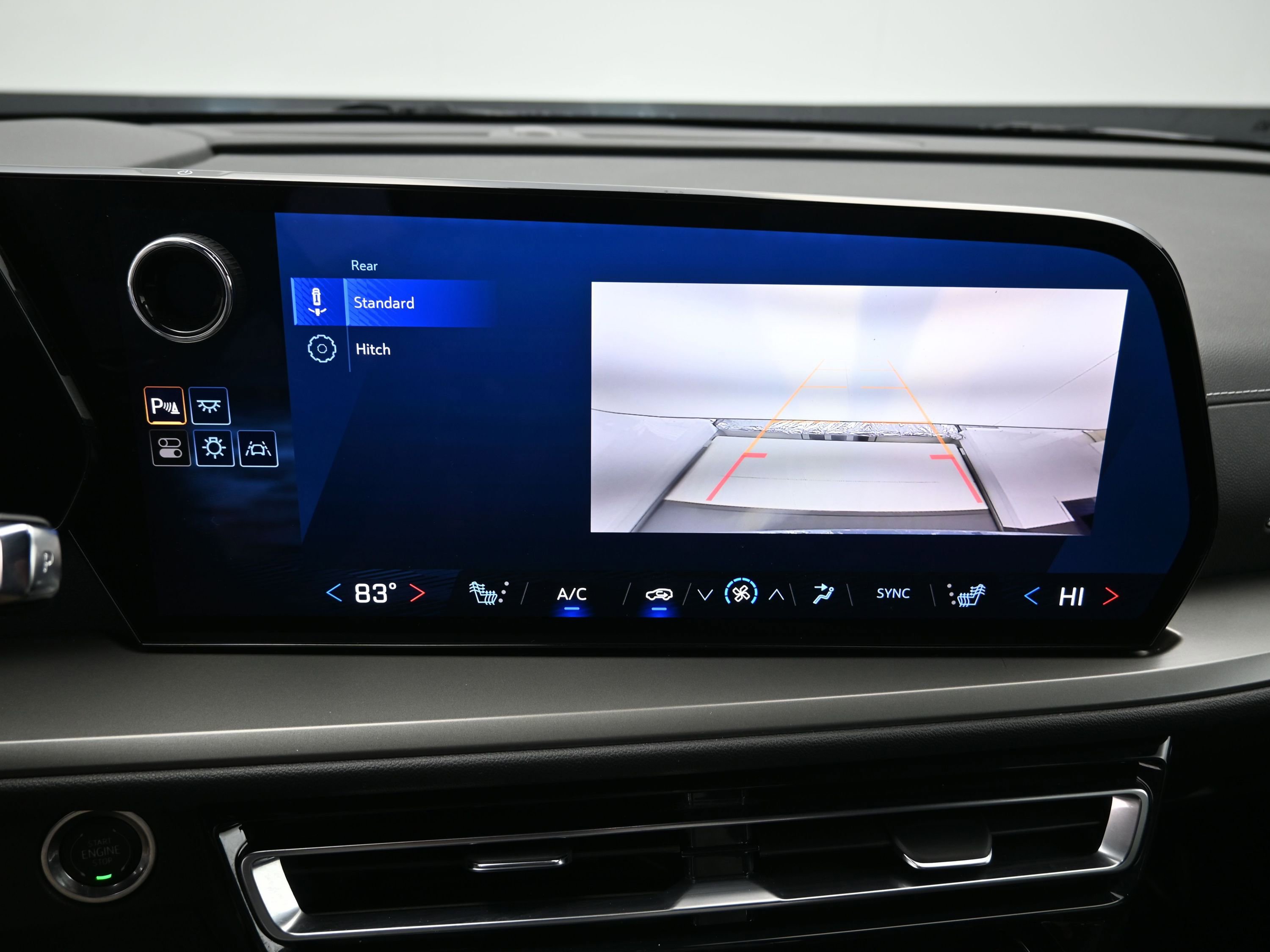 Used 2025 Chevrolet Traverse LT image 18