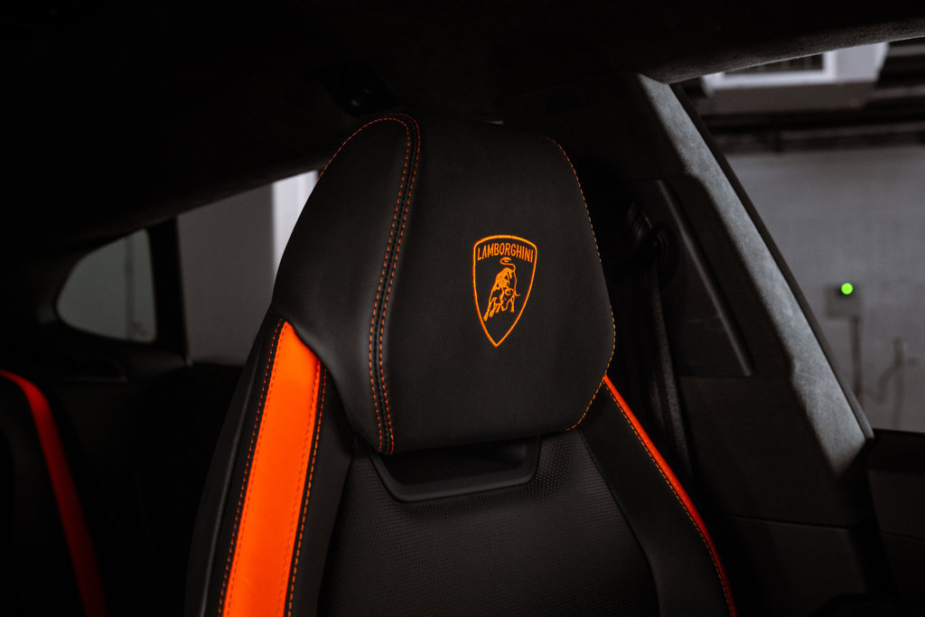 Used 2025 Lamborghini Urus SE AWD/4WD image 22