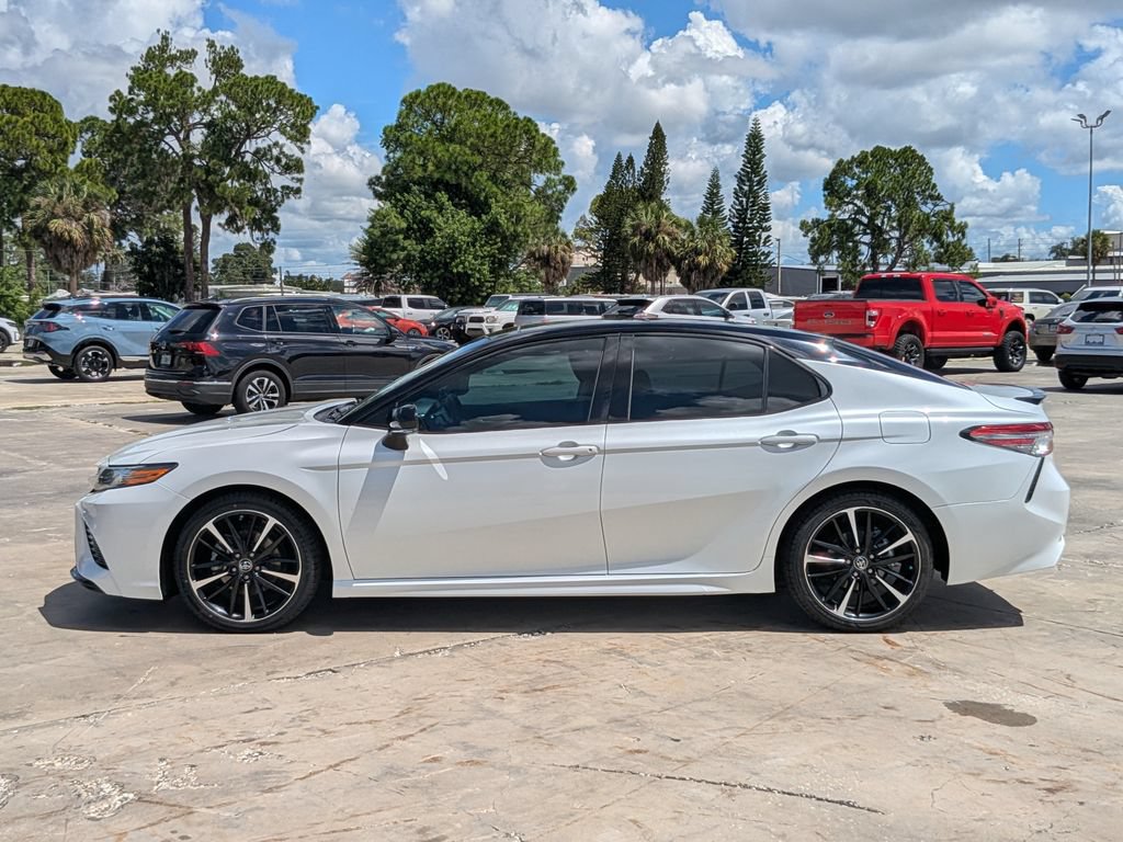 Used 2018 Toyota Camry XSE FWD image 5
