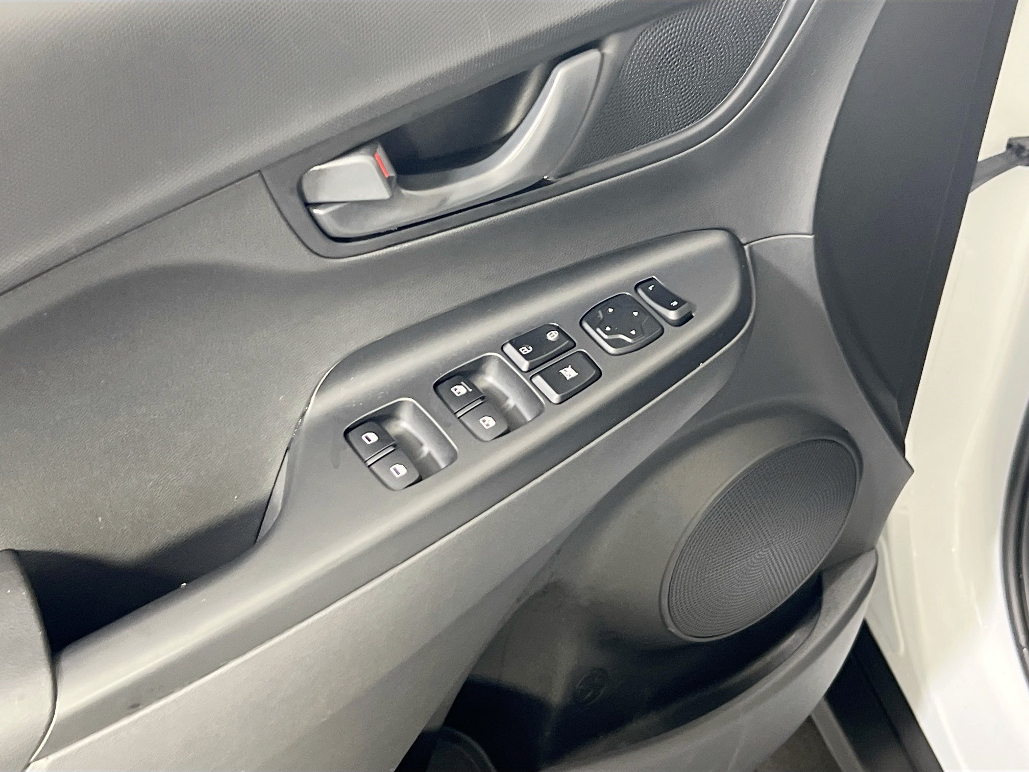 Used 2023 Hyundai Kona SEL AWD/4WD image 17