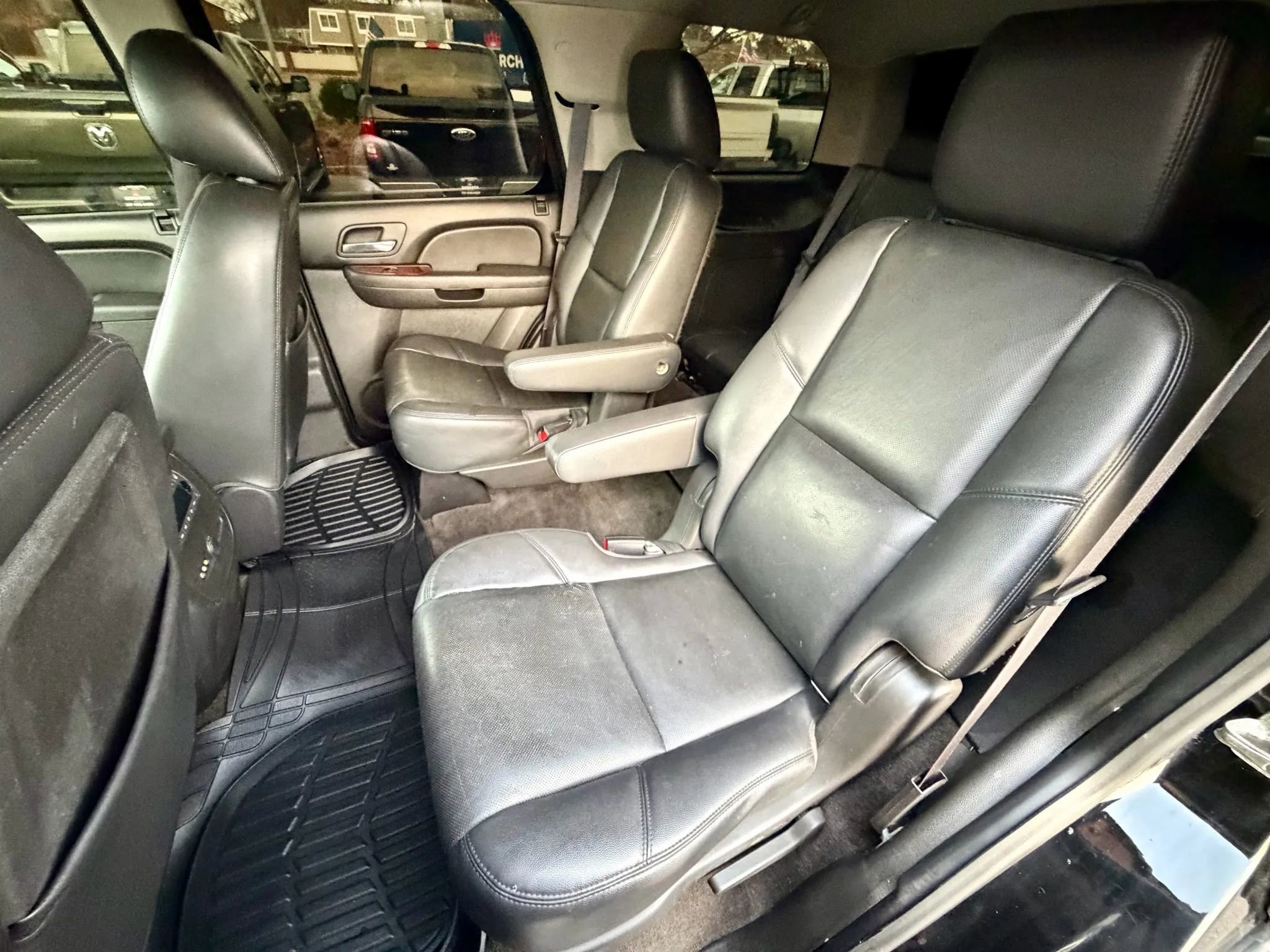 Used 2013 Chevrolet Tahoe LTZ image 9