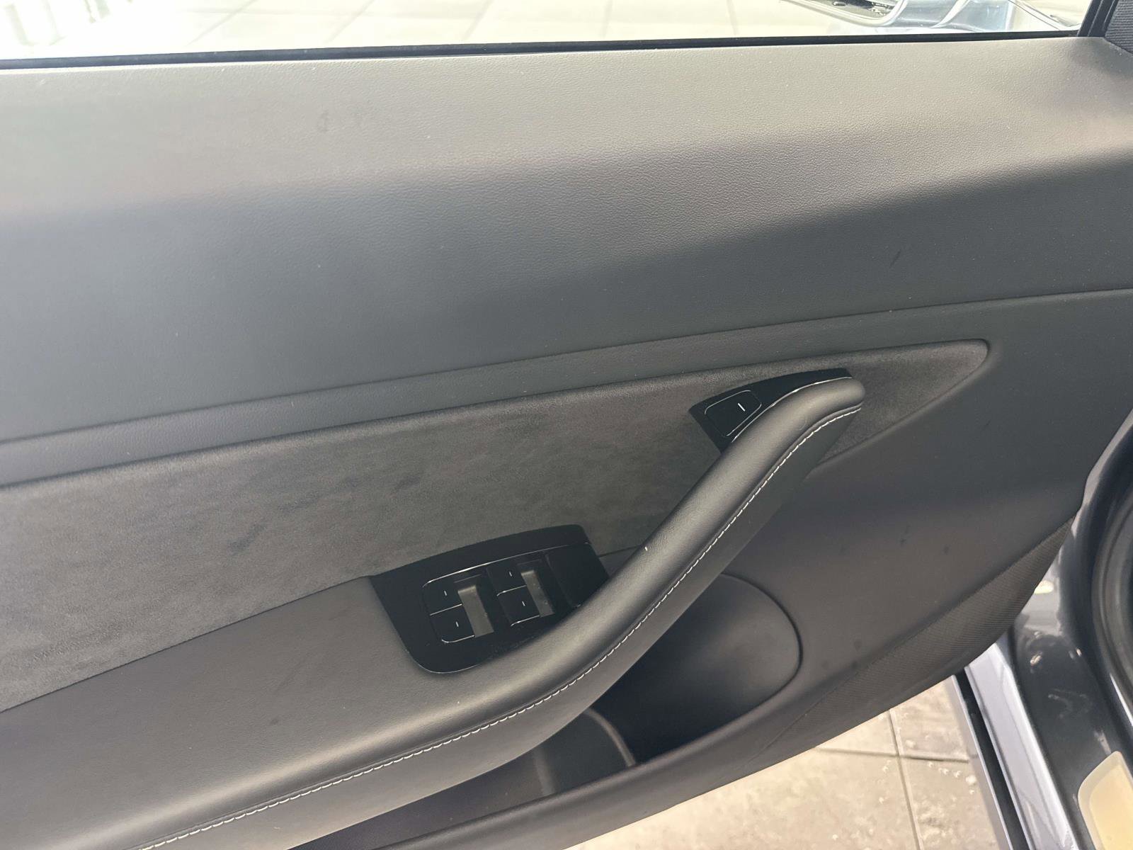 Used 2018 Tesla Model 3 Long Range RWD image 18