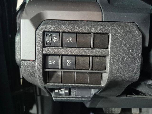 Certified 2024 Toyota Tacoma TRD Off-Road AWD/4WD image 17