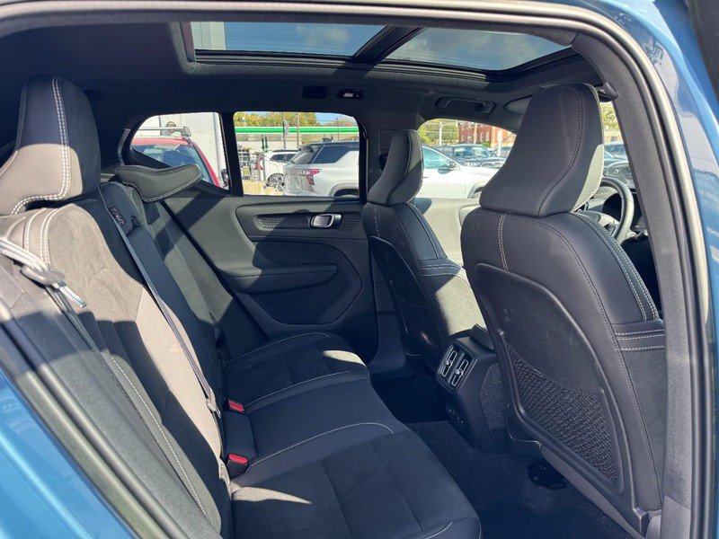 Used 2023 Volvo XC40 Recharge Ultimate w/ Protection Package Premier AWD/4WD image 11