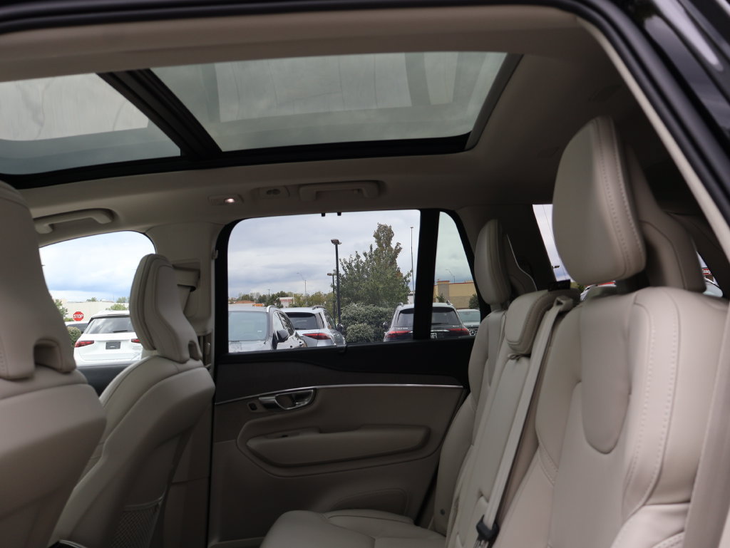 Used 2025 Volvo XC90 B6 Ultra w/ Protection Package Premier AWD/4WD image 14