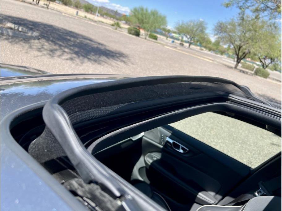 Used 2019 Volvo S60 T5 R-Design image 28