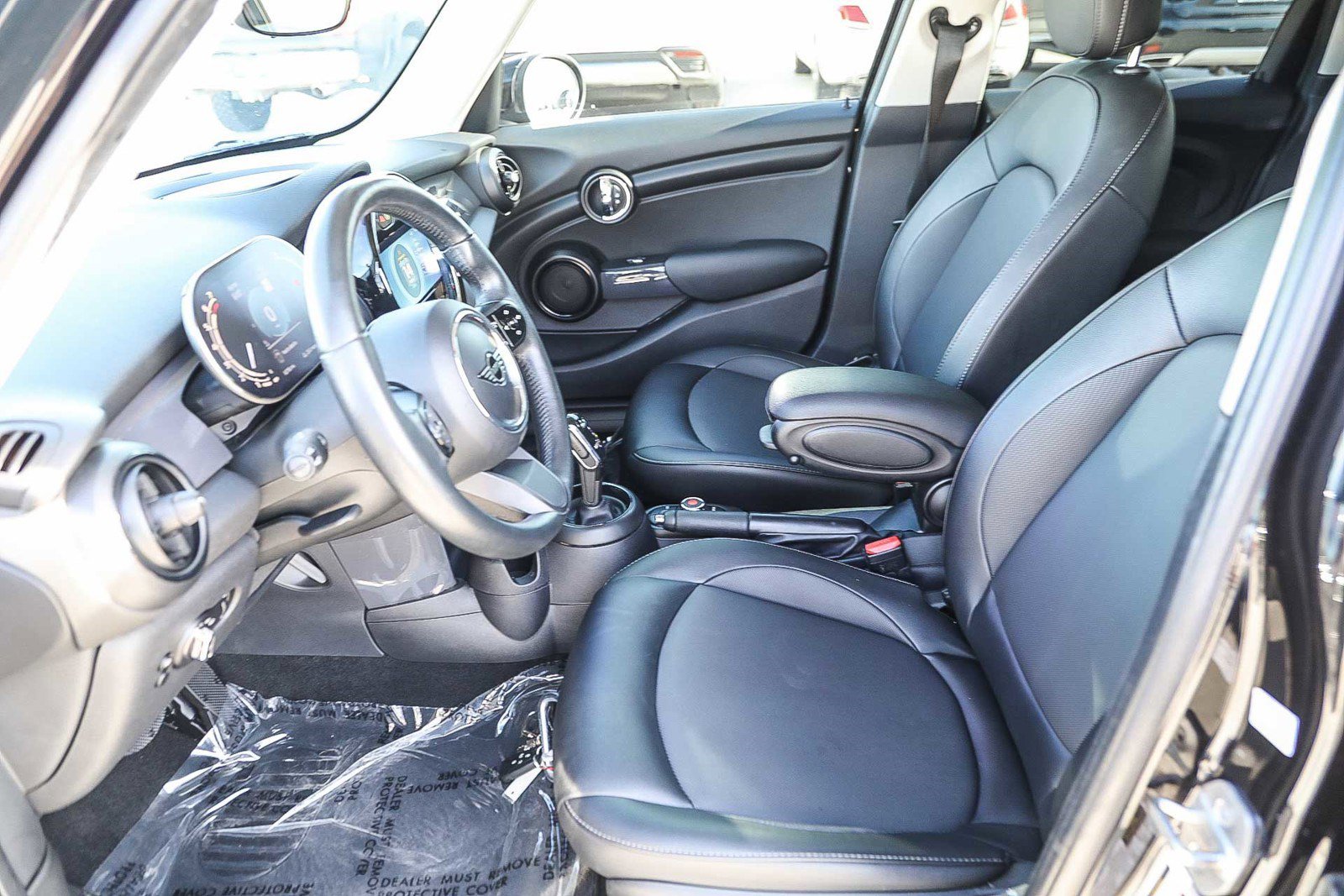 Used 2022 MINI Cooper 4-Door Hardtop image 17