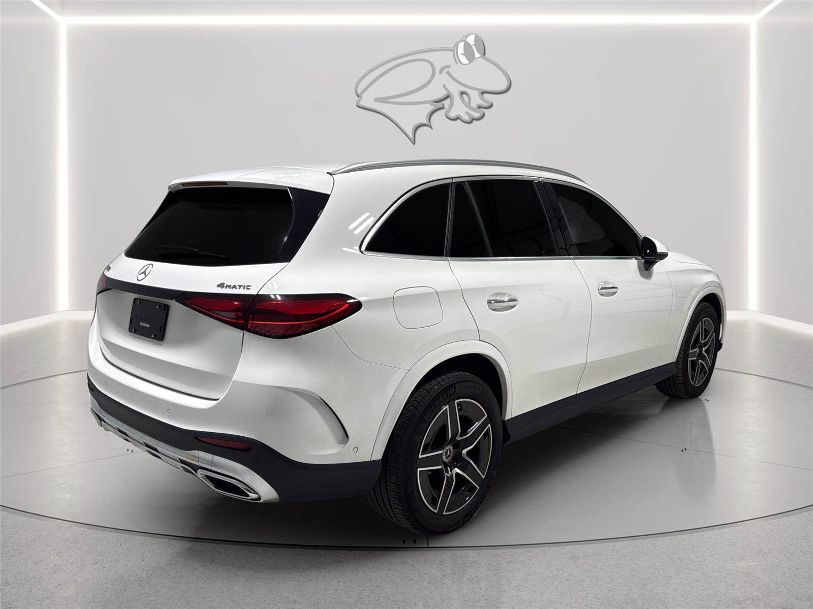 Used 2025 Mercedes-Benz GLC 300 4MATIC image 5