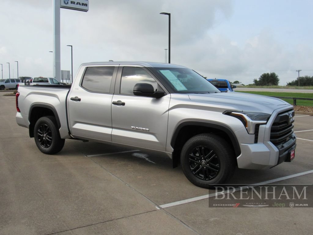 Used 2025 Toyota Tundra SR5 AWD/4WD image 13