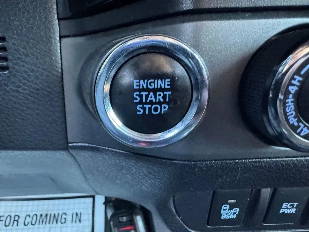 Used 2018 Toyota Tacoma TRD Off-Road w/ Technology Package image 25