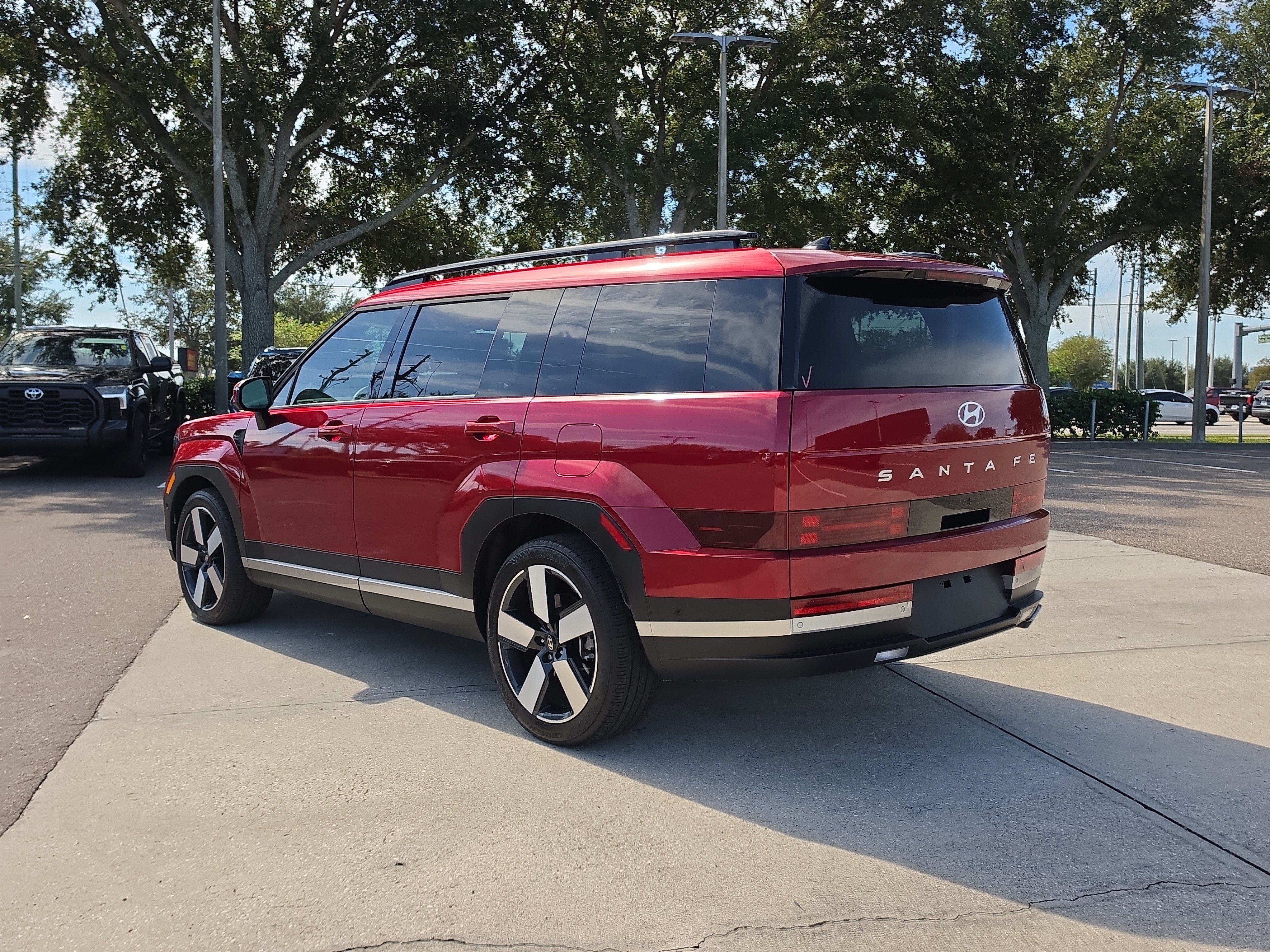 Used 2025 Hyundai Santa Fe Limited FWD image 6