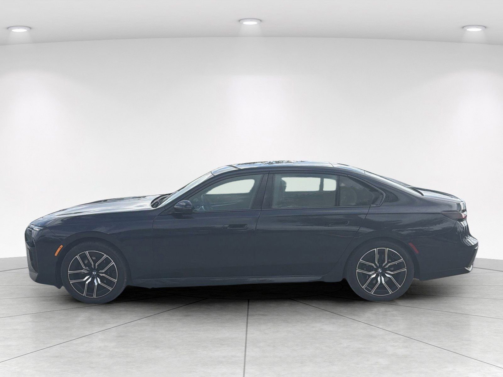 Certified 2025 BMW 740i xDrive AWD/4WD image 6