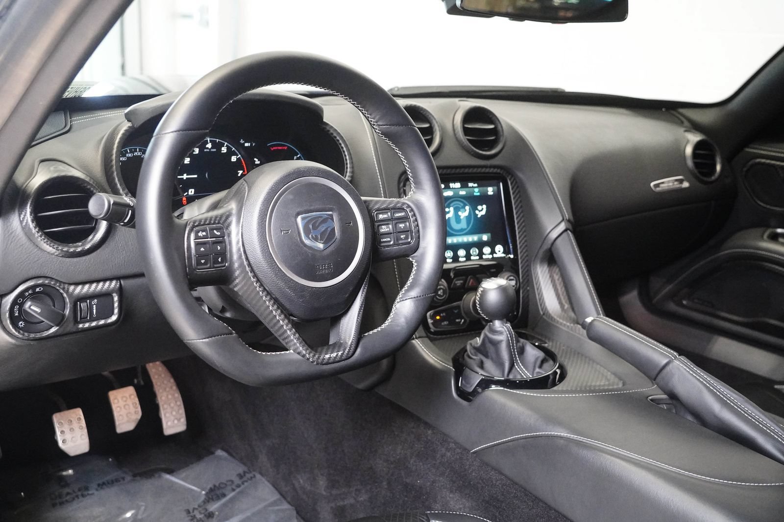 Used 2017 Dodge Viper GTC w/ GTS Interior Package RWD image 15