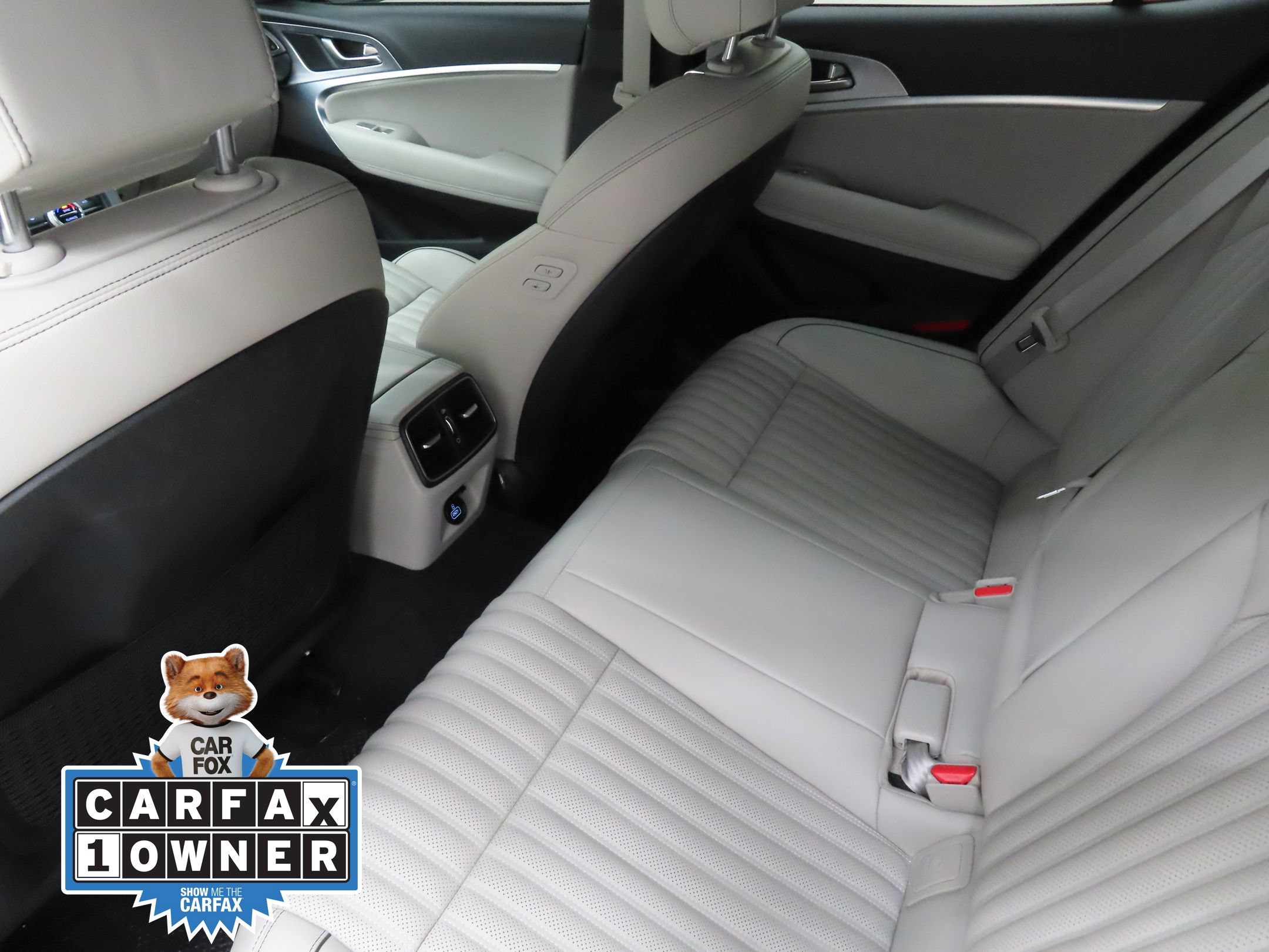 Used 2023 Genesis G70 3.3T RWD image 22