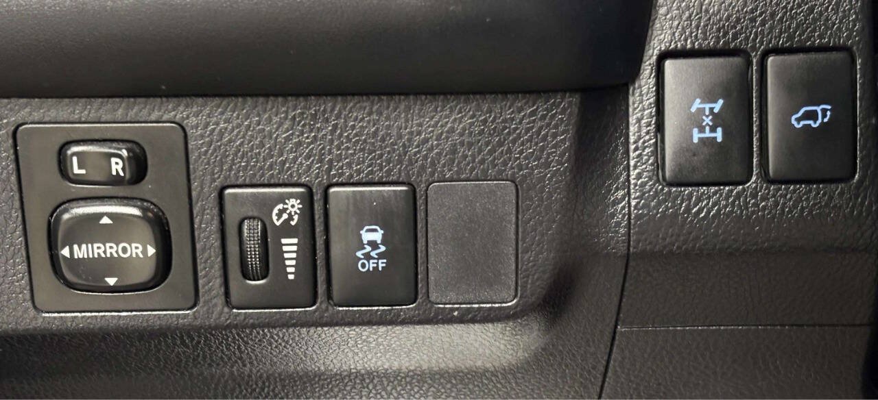 Used 2015 Toyota RAV4 Limited AWD/4WD image 27