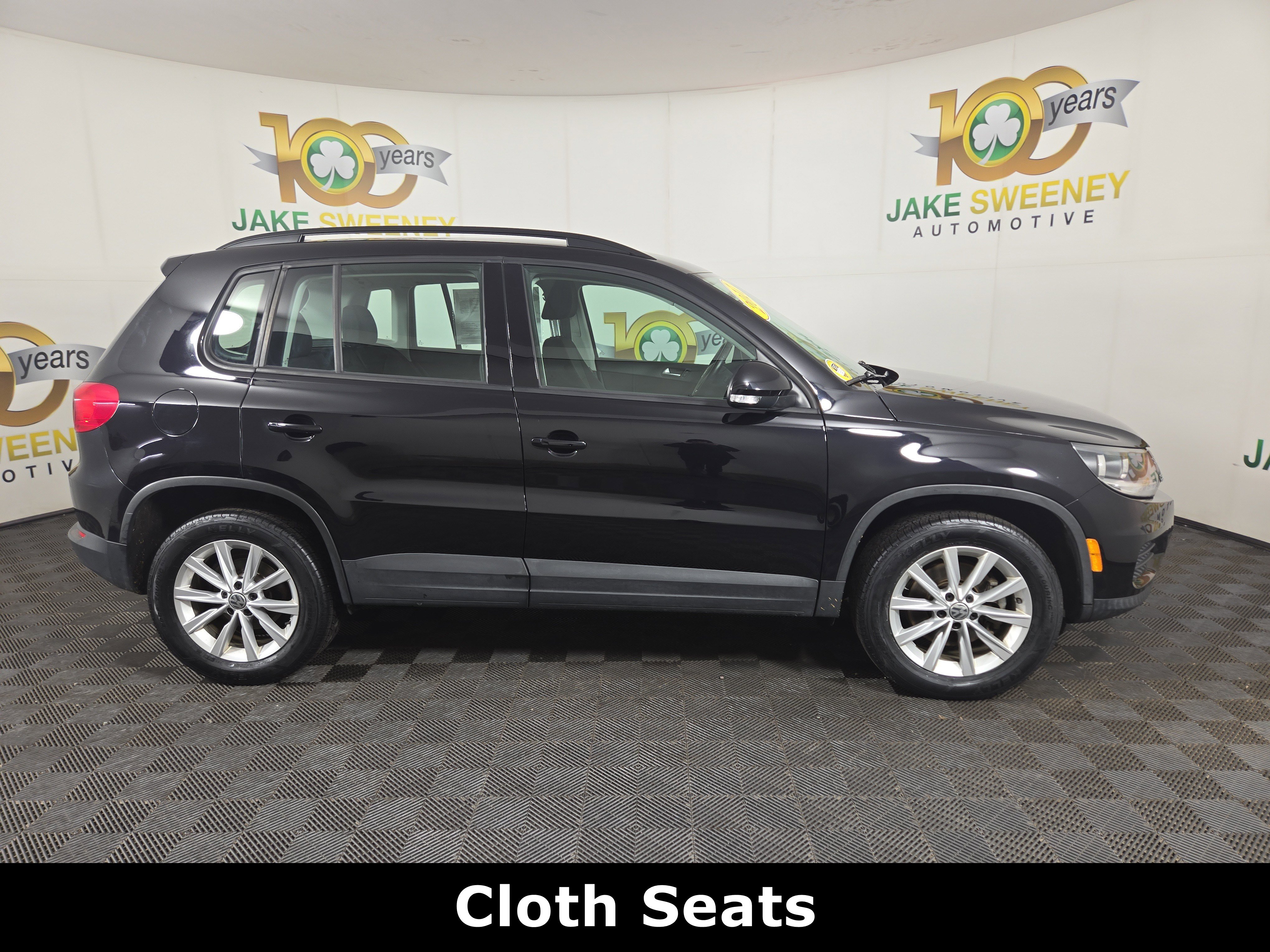 Used 2017 Volkswagen Tiguan Limited w/ Premium Package image 10